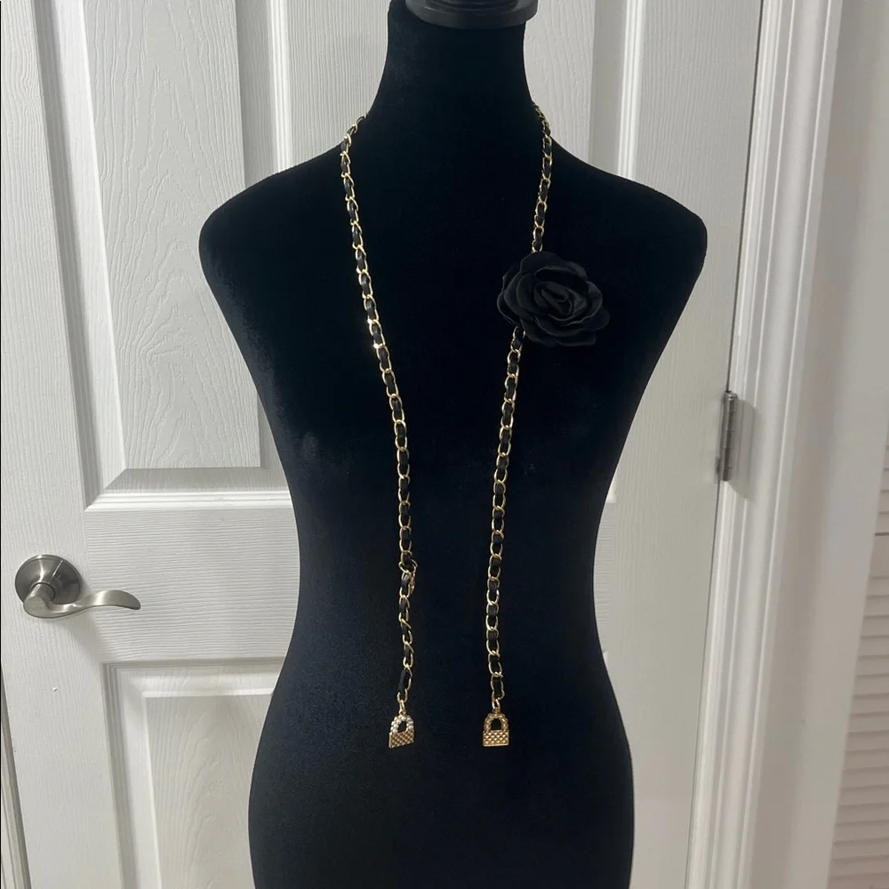 NEW ❤️Women's Elegant Floral Chain Belt with Black Rose Accent & Camellia Charm